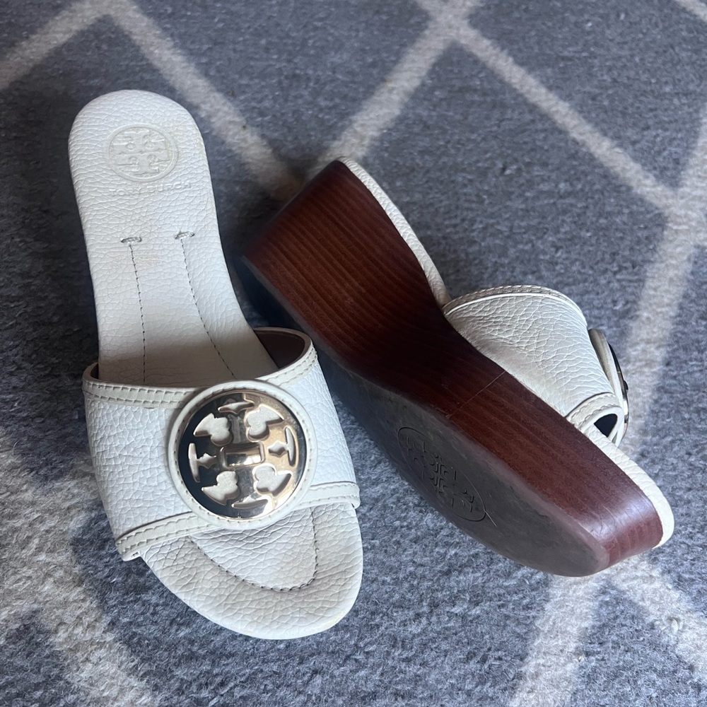 Tory Burch Selma White Leather Wedges with Gold Logo